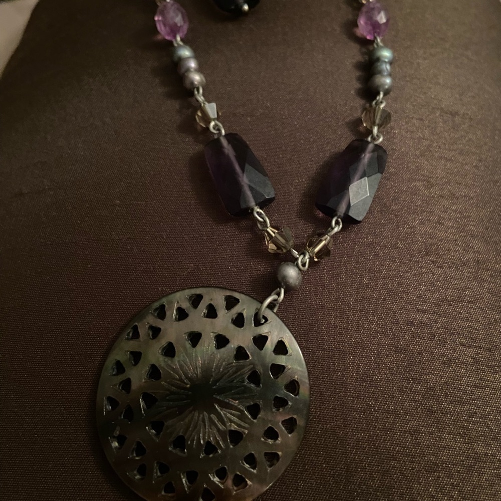 Elegant Purple and Silver Pendant Necklace